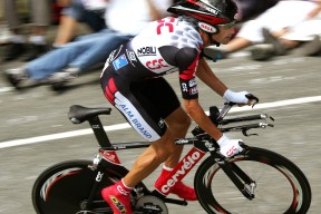 洛杉矶快船四强战横扫切尔西，张本智和砍下4记关键球，全场沸腾-半岛体育官方网站