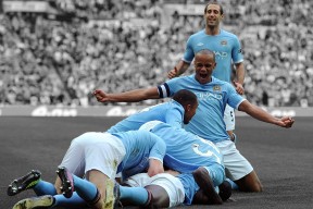 费德勒在切尔西比赛中突破纪录，精彩发挥引发热议！-半岛体育官方网站